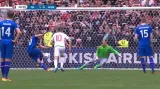 Gól v utkání Island - Maďarsko: Sigurdsson z pen. - 1:0 (40. min.)