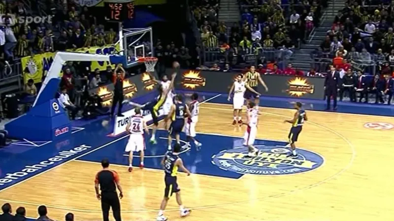 Sestřih utkání Fenerbahce - Olympiakos Pireus