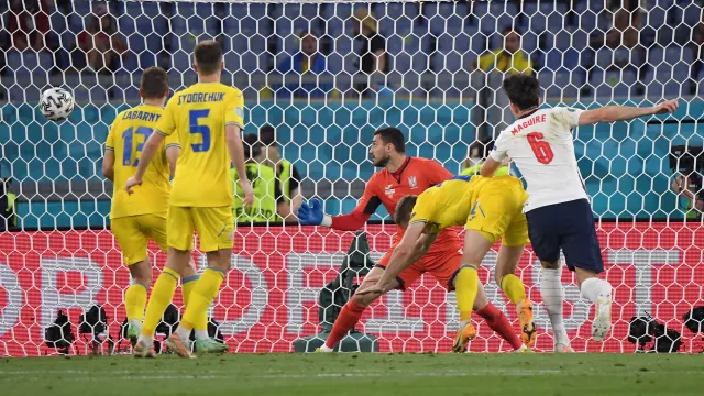 Gól v utkání Ukrajina - Anglie: Maguire - 0:2 (46. min.)