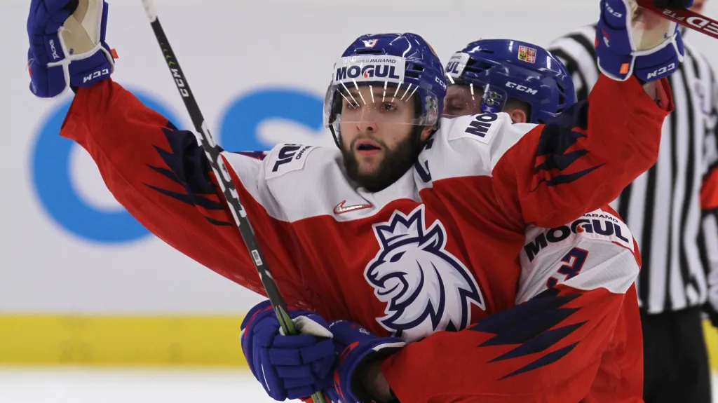 Kapitán dvacítky Libor Zábranský slaví gól