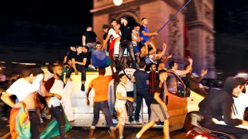 Portugalské oslavy na Champs-Élysées