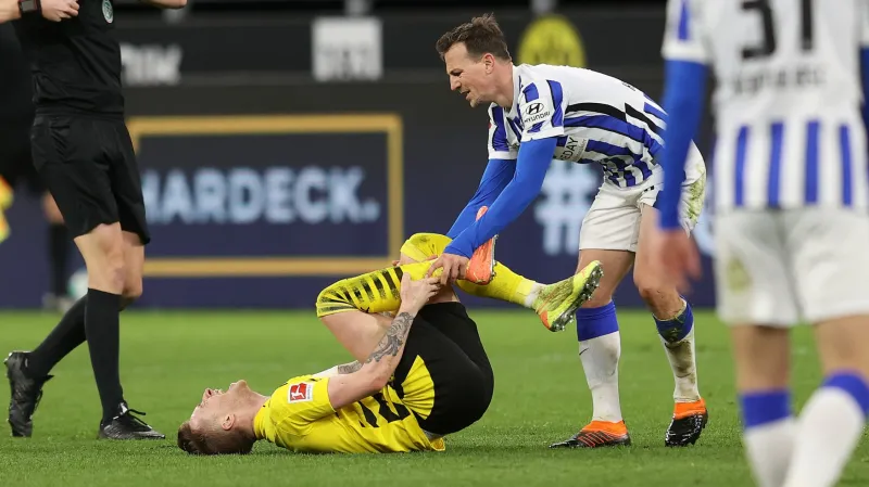 Vladimír Darida se omlouvá Marco Reusovi za ostrý zásah