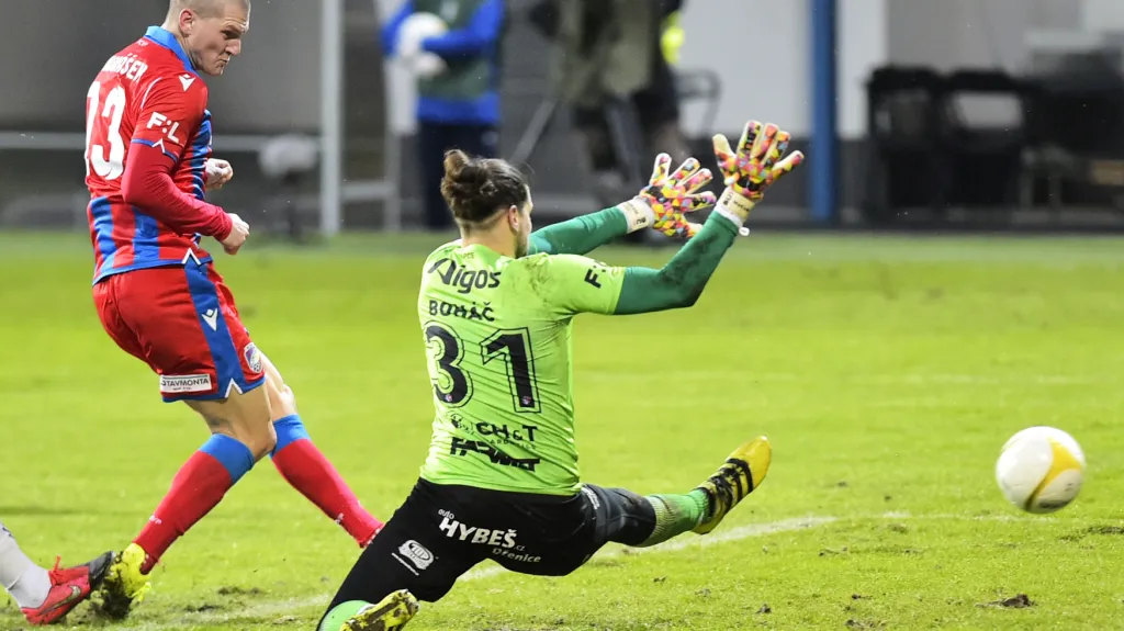 Plzeň - Pardubice, Ondrášek střílí