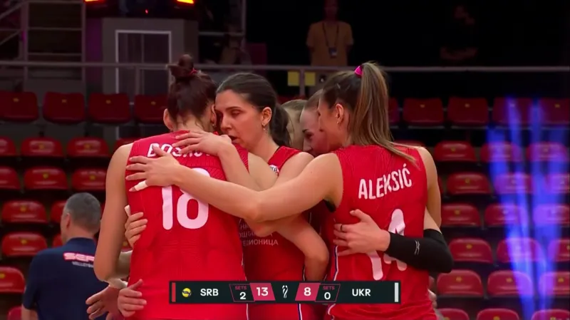 Parádní výměna mezi Srbskem a Ukrajinou za stavu 12:8 ve třetím setu