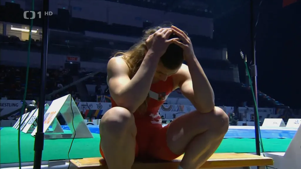 Hanzlíčkové těsně utekl postup do Paříže