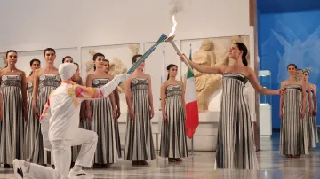 Olympijská pochodeň se vydala na cestu do Milána