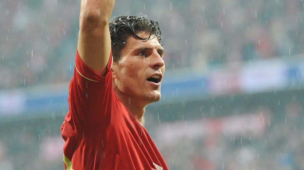 Mario Gomez se raduje z gólu