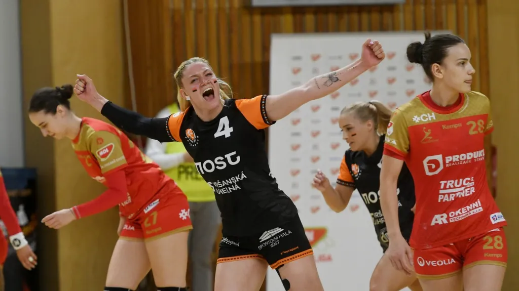 Finálový duel házenkářek Mostu s Kynžvartem