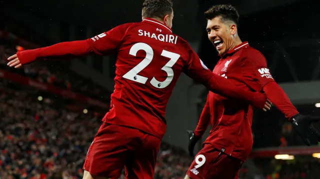 Střídající Shaqiri dvěma góly rozhodl bitvu s United