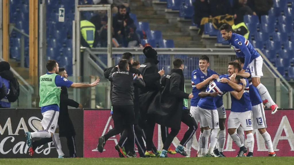 Slavící hráči Sampdorie na půdě AS Řím