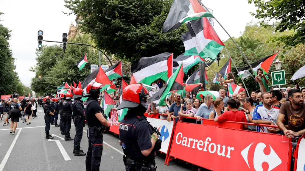 Propalestinčtí demonstranti na Vueltě