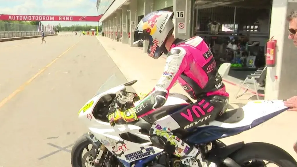 Salač ladí formu na brněnském okruhu