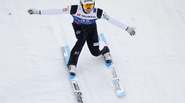 Vyvrcholení závodu na velkém můstku