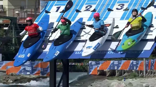 Čtvrtfinálová jízda Bekové na kayakcrossu v Irvee