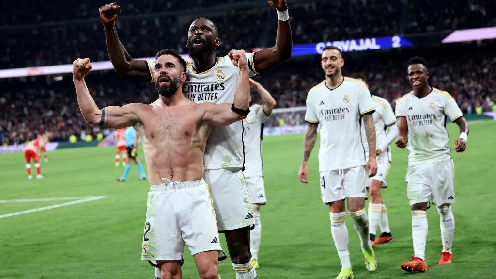 Fotbalisté Realu Madrid slaví obrat