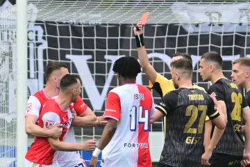 Jan Bořil po obdržení červené karty v Hradci Králové