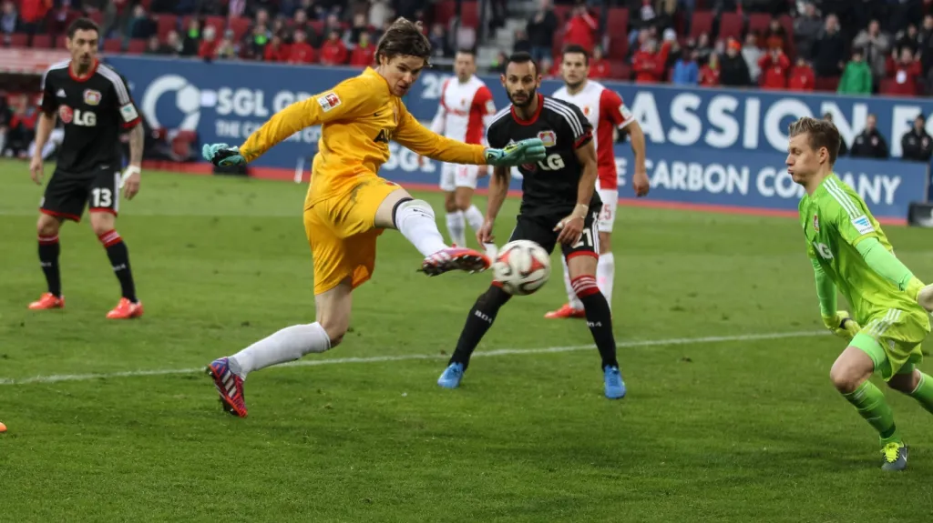 Brankář Hitz prokázal v Leverkusenu střelecký instinkt