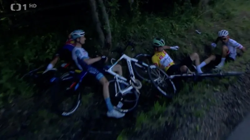 Vacek z nehody vyvázl bez velkých následků