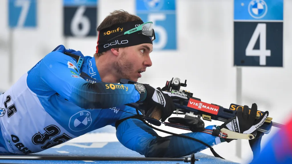 Emilien Jacquelin z Francie na SP v Oberhofu