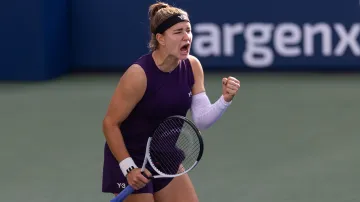 Muchová postoupila přes Cirsteaovou po tříhodinové bitvě