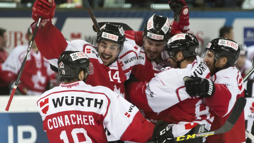 Kanadští hokejisté na Spenglerově poháru