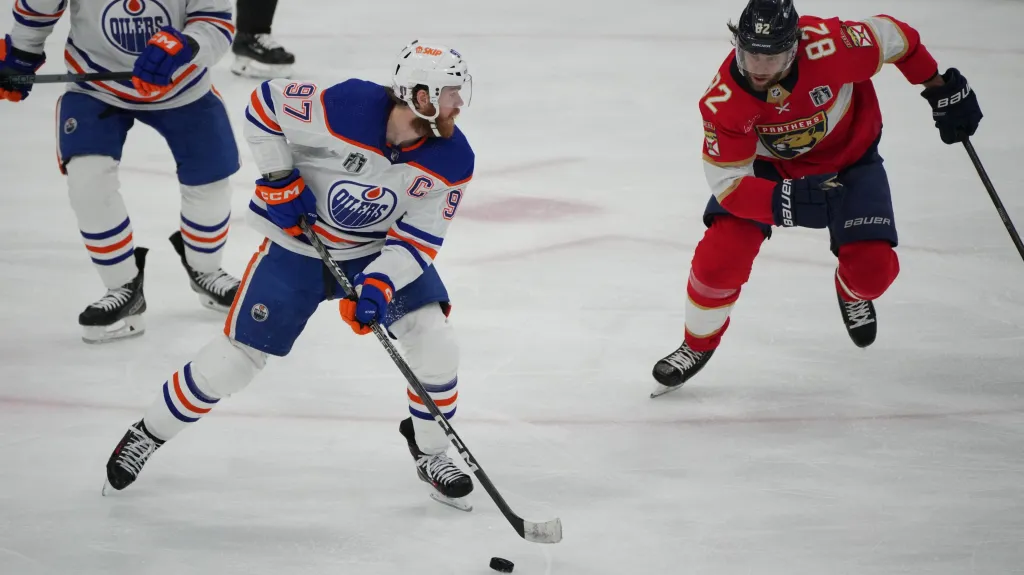 Connor McDavid v utkání s Floridou