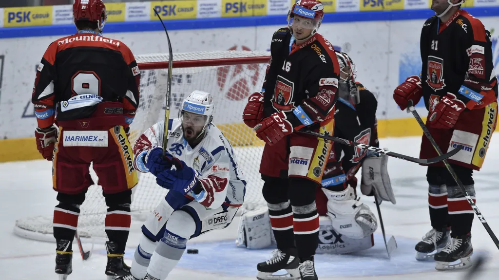 Martin Zaťovič se raduje z branky proti Hradci Králové