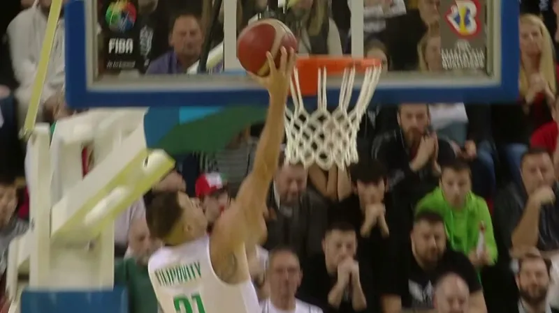 Basketbalisté prohráli v Maďarsku o 14 bodů