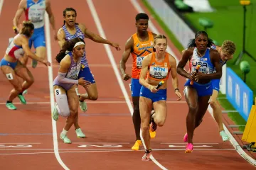 Závod smíšených štafet na 4x400 metrů