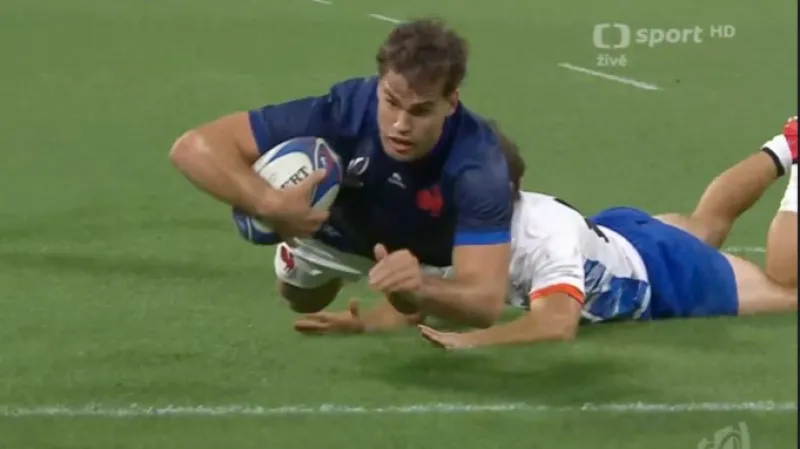 Francie – Namibie: Zkušené přenesení hry Duponta a první pětka Francie