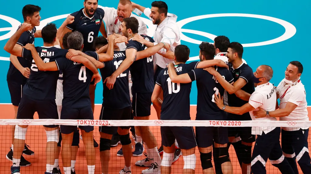 Slavící volejbalisté Íránu