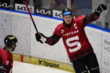 Kapitán hokejové Sparty Filip Chlapík