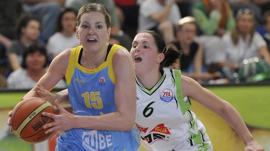 Eva Vítečková v utkání s Brnem