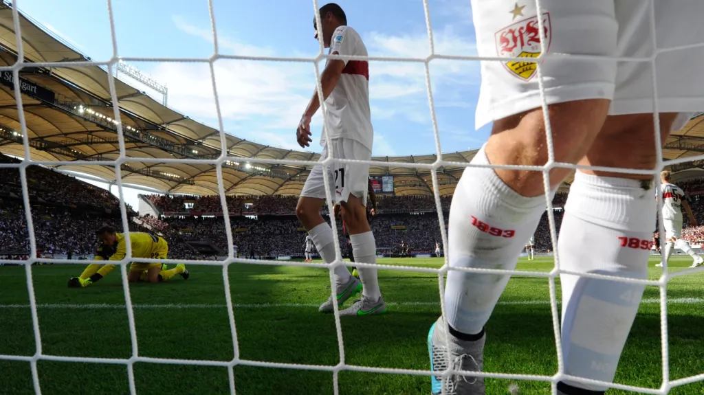 Adam Hloušek (uprostřed) 