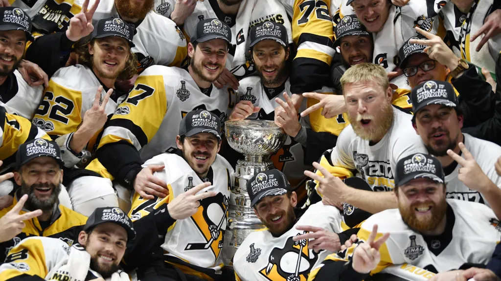 Hokejisté Pittsburghu se Stanley Cupem