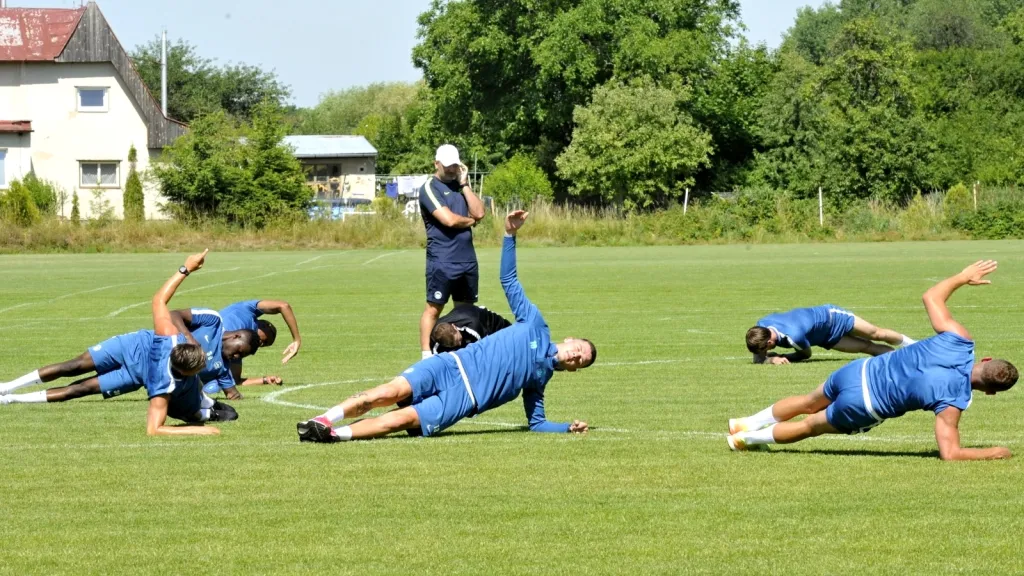 Jindřich Trpišovský se svými svěřenci