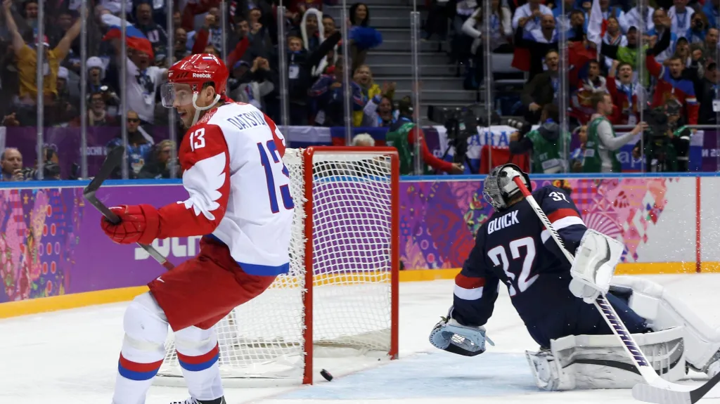 Pavel Dacjuk slaví vstřelenou branku