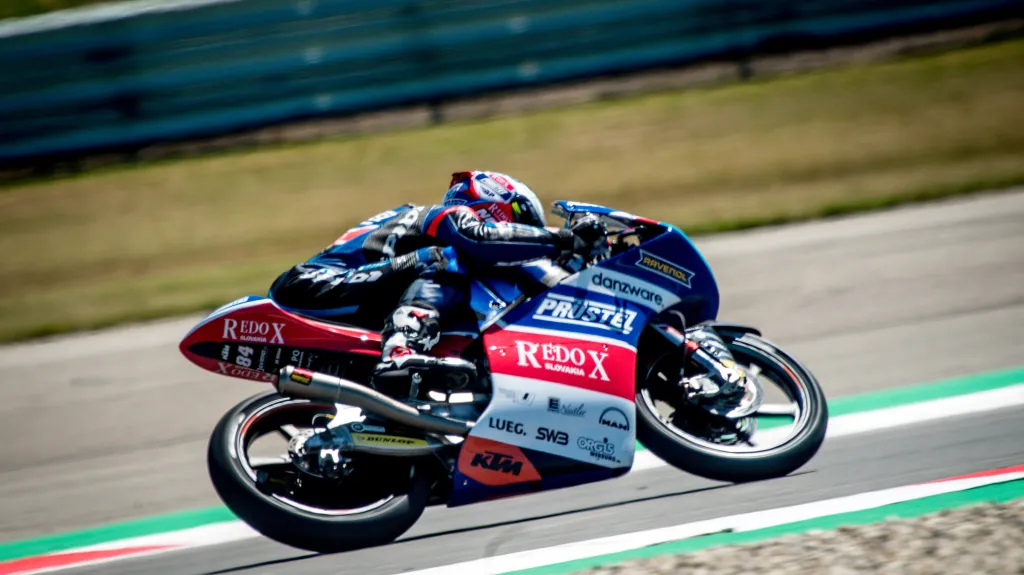 Jakub Kornfeil při kvalifikaci v Assenu