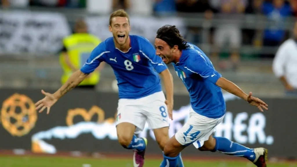 Italský záložník Alberto Aquilani (vpravo)