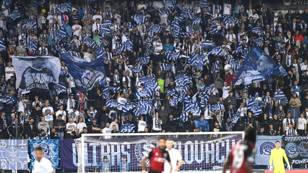 Fanoušci Slovácka v utkání proti Nice