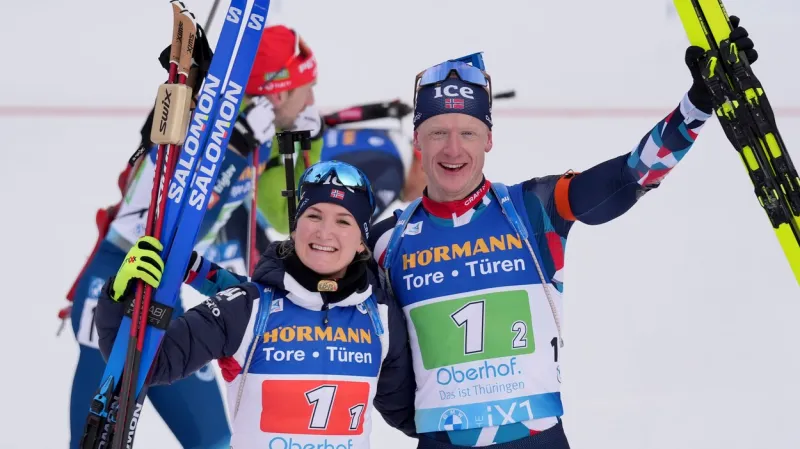 Marte Olsbuová Roeiselandová a Johannes Thingnes Bo