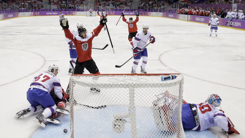 Michael Grabner střílí v Soči branku Norsku