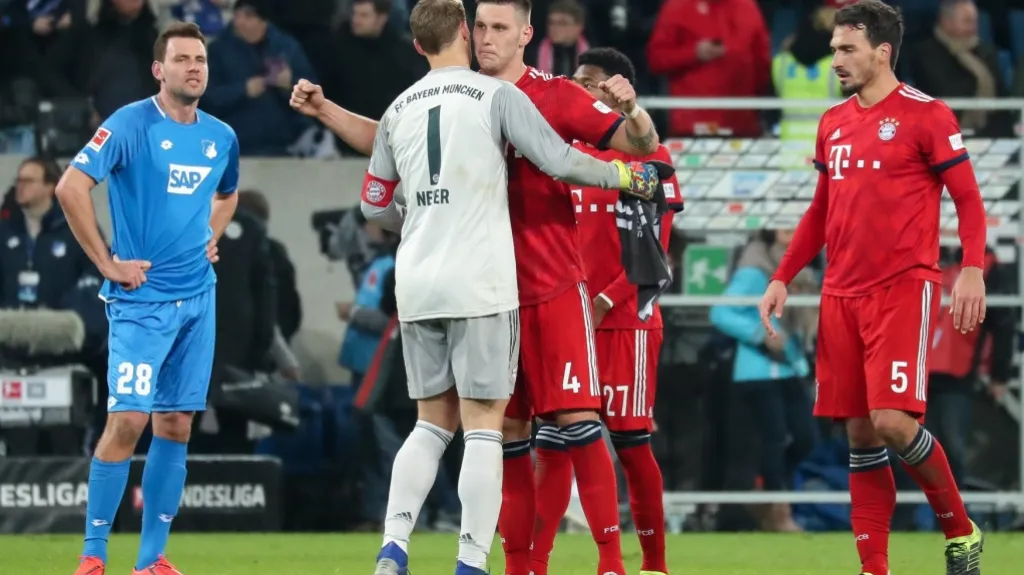 Fotbalisté Bayernu Mnichov se radují z výhry nad Hoffenheimem