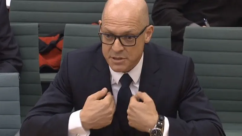 Dave Brailsford během slyšení před komisí ministerstva pro kulturu, média a sport