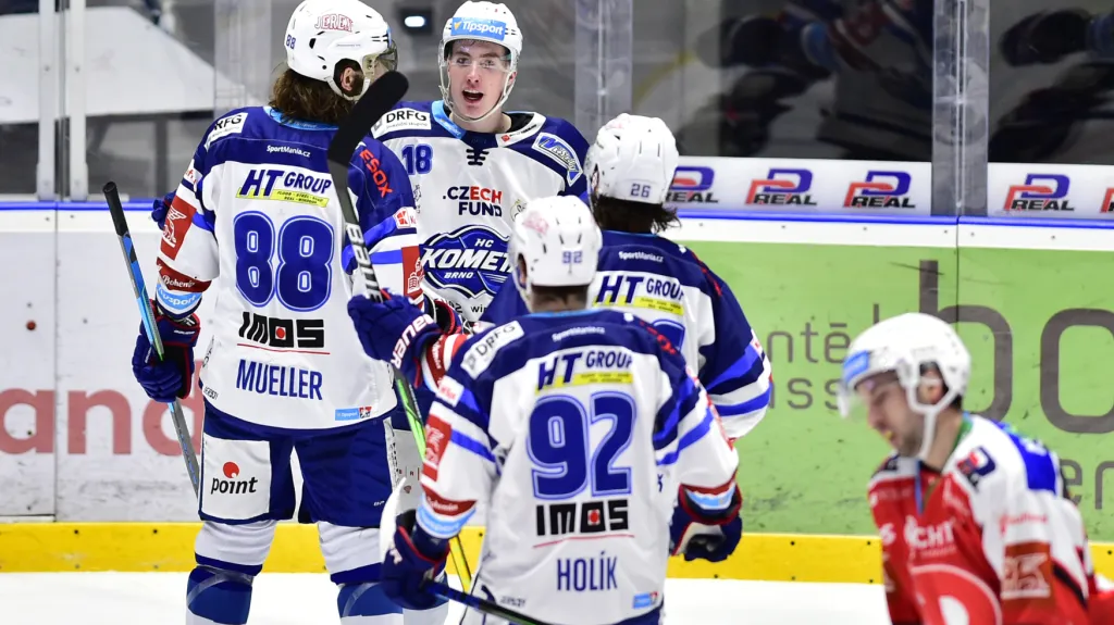Filip Král z Komety Brno se raduje z branky v utkání proti Pardubicím