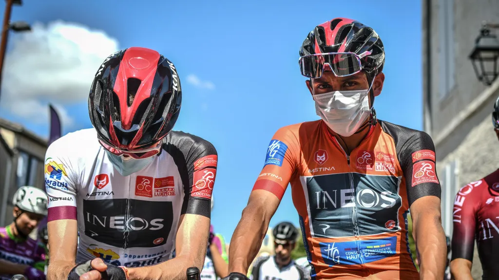 Pavel Sivakov spolu s Eganem Bernalem na závodě Kolem Okcitánie