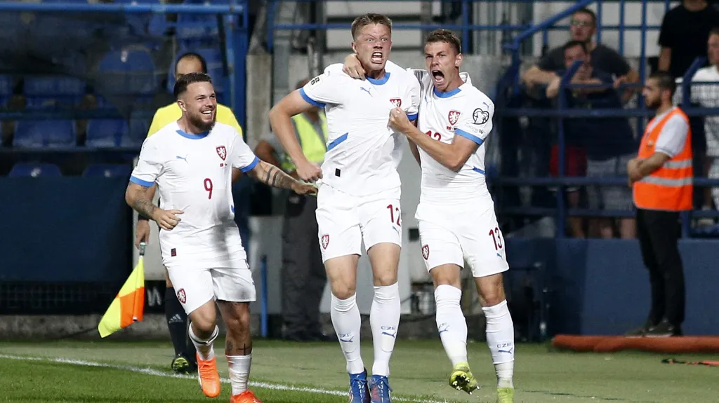 Lukáš Červ se raduje po gólu