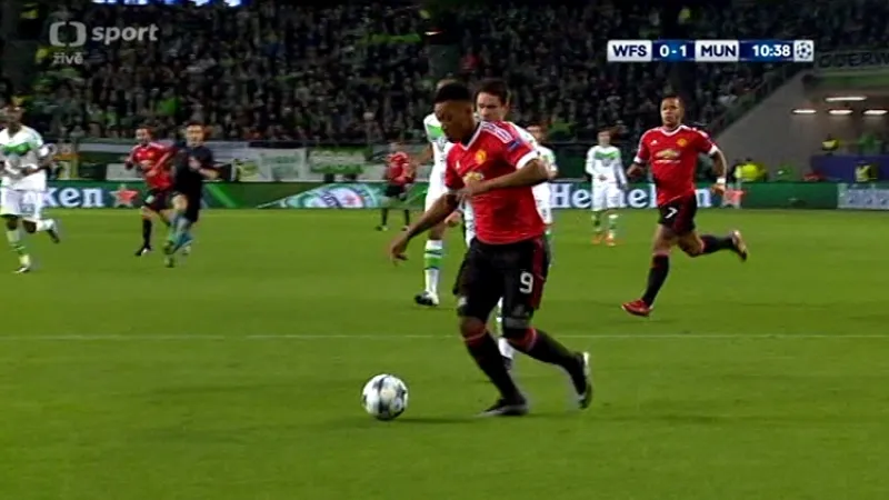Gól v utkání Wolfsburg - Man. United: Martial - 0:1 (10. min.)