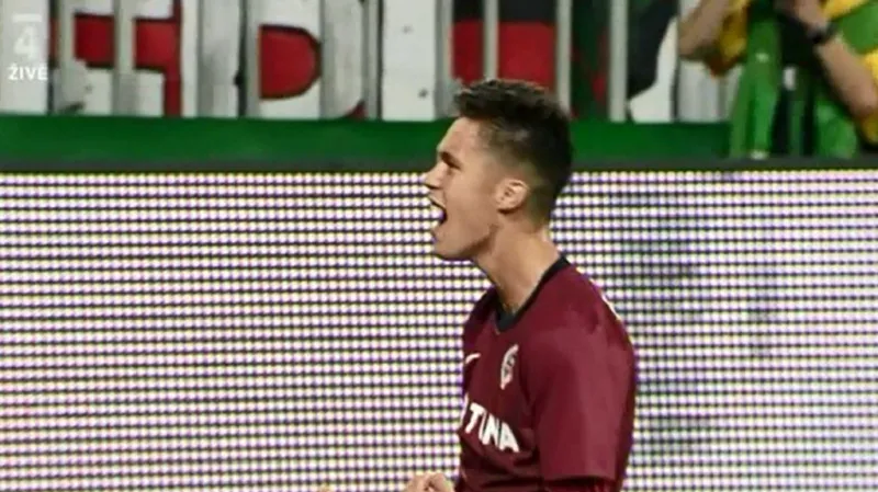 Václav Kadlec penaltu bezpečně proměnil