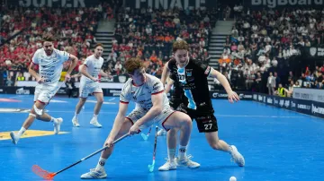 Gólová smršť v závěru superfinálového utkání florbalistů
